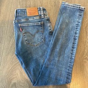 Levi’s 711 Skinny Jeans